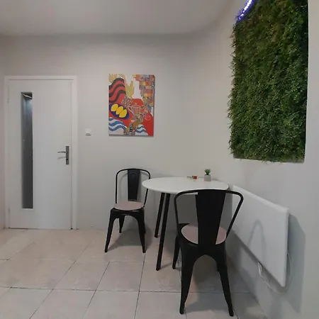 Cool & Cozy Center *