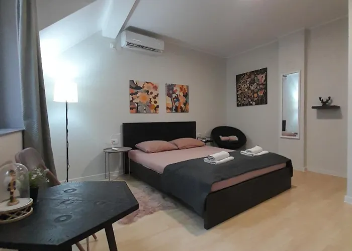 Διαμέρισμα Cool & Cozy Center *